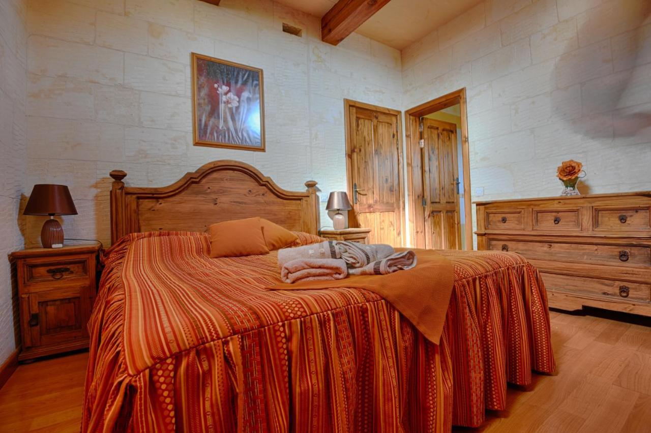 Il-Misrah Farmhouse Santu Pietru Bagian luar foto